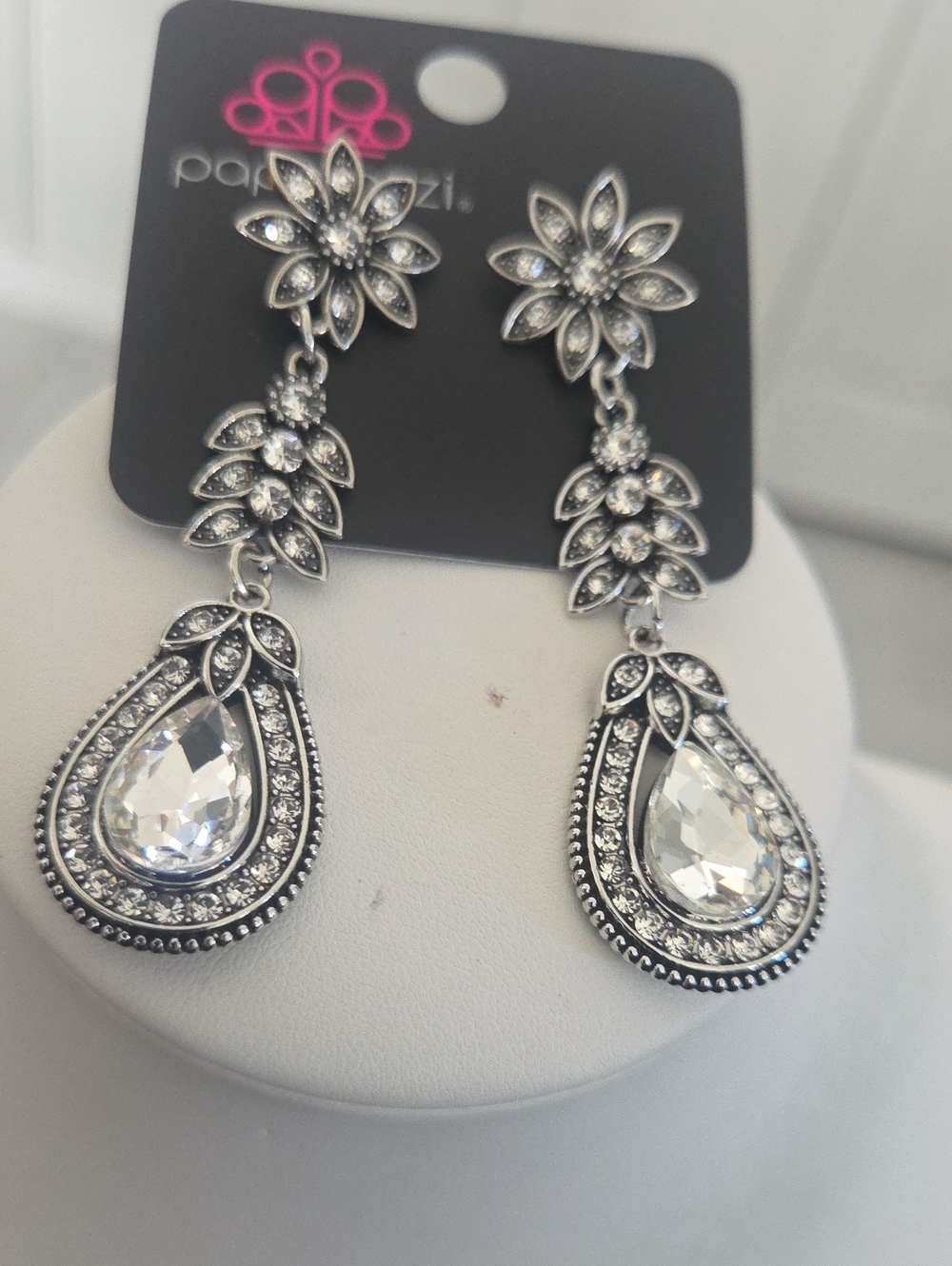 Paparazzi Floral Fantasy White Post Earrings NWT